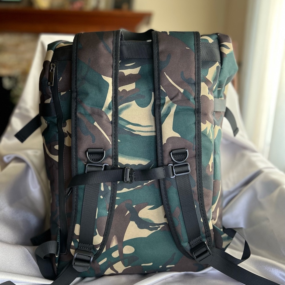 WIFF Camouflage Smell, Ordor and Weather Proof Combination Lock carbon lined bag - Picture 4 of 15